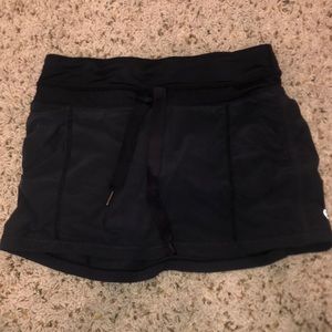 Lululemon size 2 Black tennis skirt